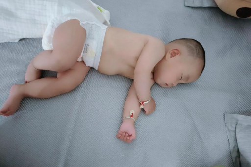 江山宝宝上火有眼屎